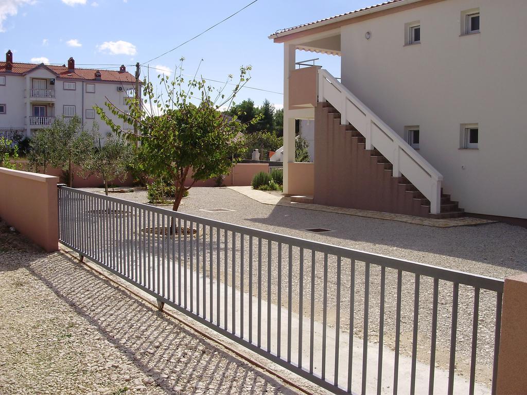 Apartments Ruzmarin Vrsi Luaran gambar