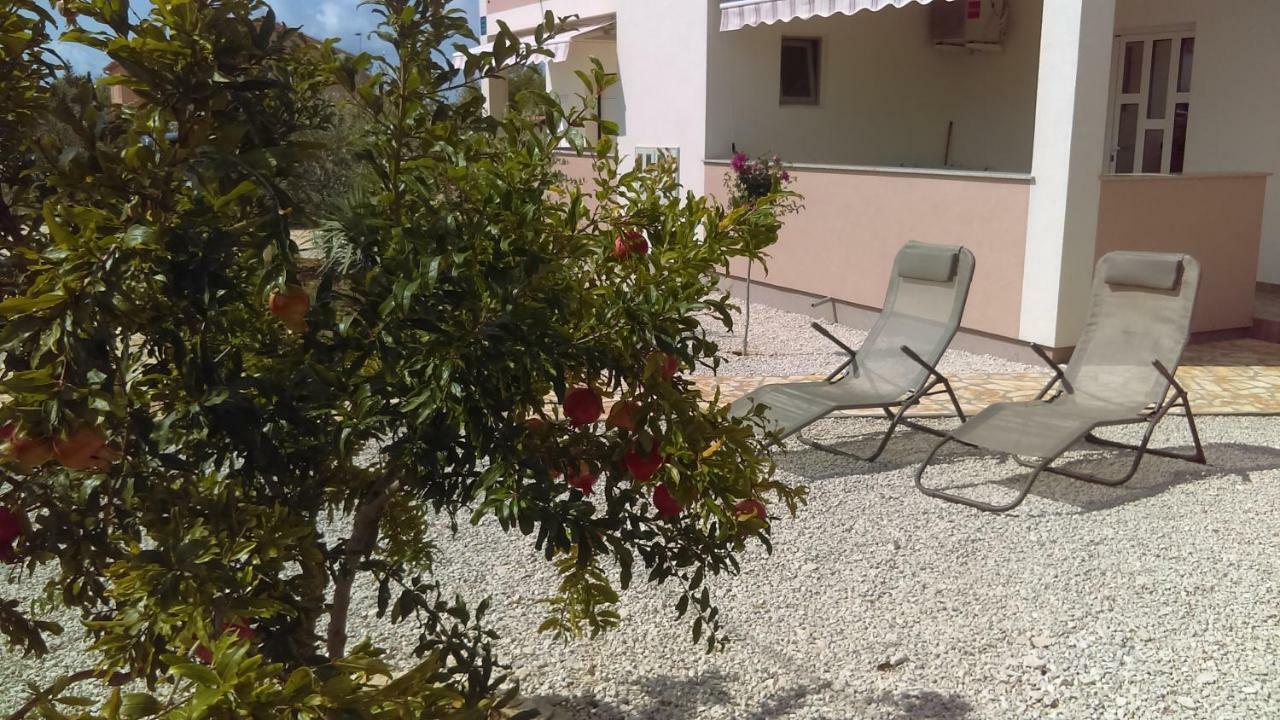 Apartments Ruzmarin Vrsi Luaran gambar