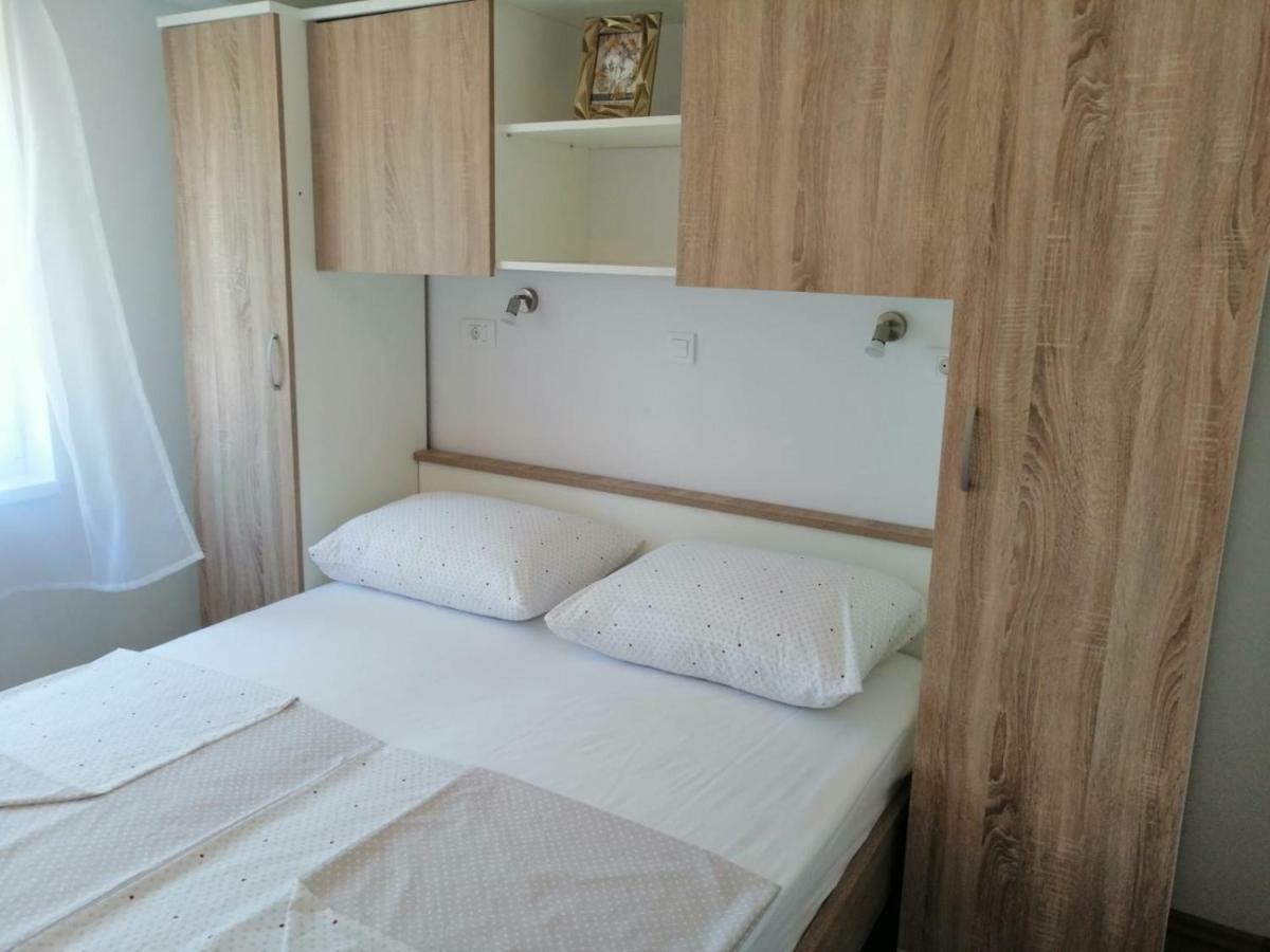 Apartments Ruzmarin Vrsi Luaran gambar